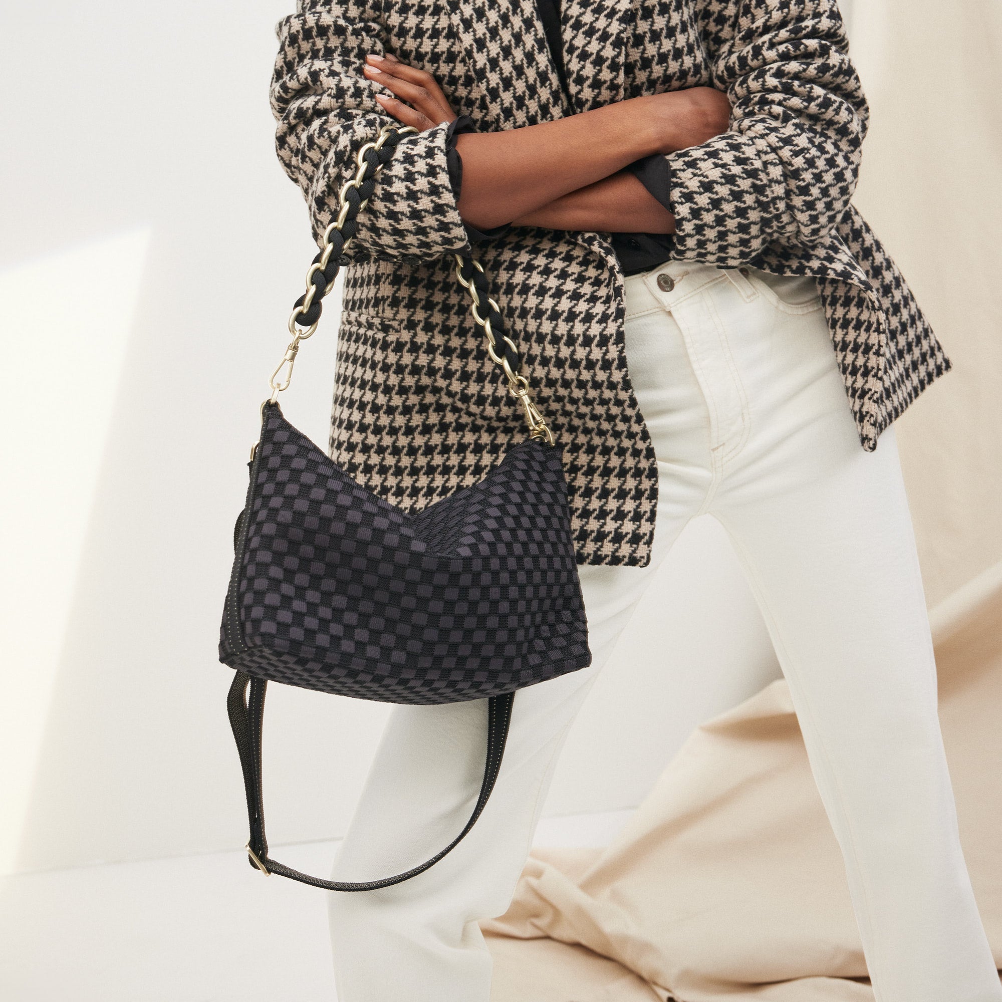 The Daily Crossbody - Black Sand